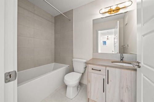 25 Sora Gate Se, Calgary, AB - Indoor Photo Showing Bathroom