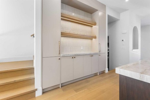 2011 28 Avenue Sw, Calgary, AB - Indoor