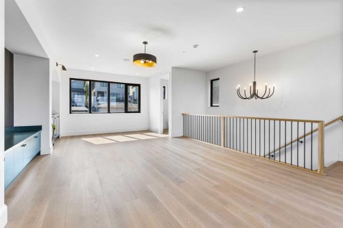 2011 28 Avenue Sw, Calgary, AB - Indoor Photo Showing Other Room