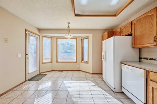 177 Harvest Hills Drive Ne, Calgary, AB - Indoor Photo Showing Kitchen