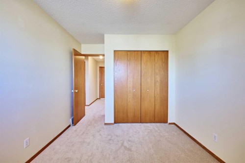 177 Harvest Hills Drive Ne, Calgary, AB - Indoor Photo Showing Other Room
