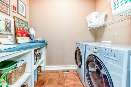 41 Bridle Estates Manor Sw, Calgary, AB - Indoor Photo Showing Laundry Room