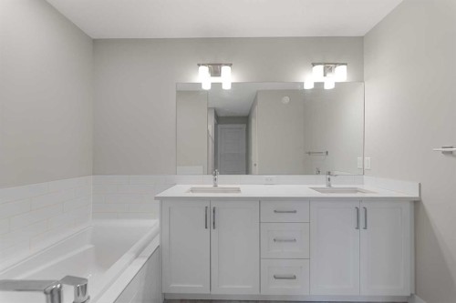 7 Corner Glen Common Ne, Calgary, AB - Indoor Photo Showing Bathroom