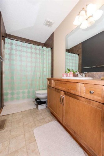 74 Tuscany Springs Hill Nw, Calgary, AB - Indoor Photo Showing Bathroom