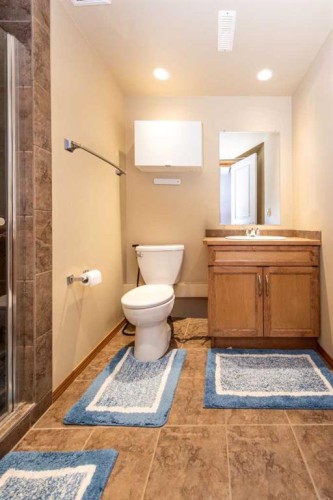 74 Tuscany Springs Hill Nw, Calgary, AB - Indoor Photo Showing Bathroom