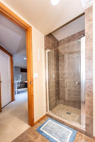 74 Tuscany Springs Hill Nw, Calgary, AB - Indoor Photo Showing Bathroom