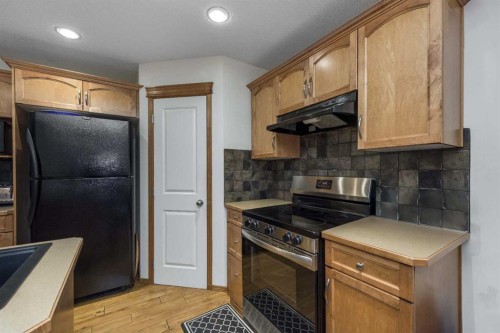 74 Tuscany Springs Hill Nw, Calgary, AB - Indoor Photo Showing Kitchen