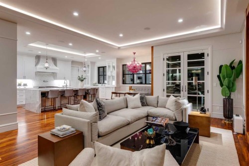 1118 Premier Way Sw, Calgary, AB - Indoor Photo Showing Living Room