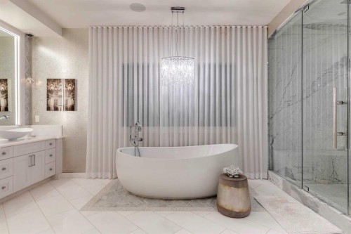 1118 Premier Way Sw, Calgary, AB - Indoor Photo Showing Bathroom