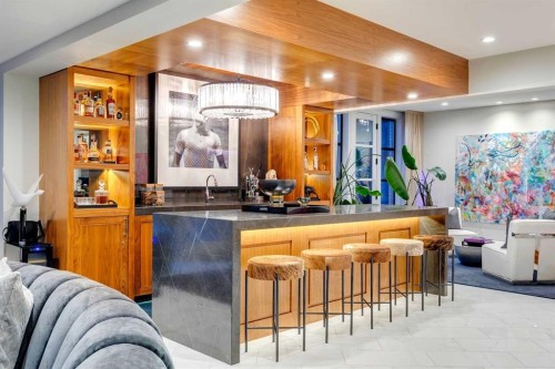 1118 Premier Way Sw, Calgary, AB - Indoor Photo Showing Other Room