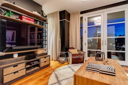 1118 Premier Way Sw, Calgary, AB - Indoor