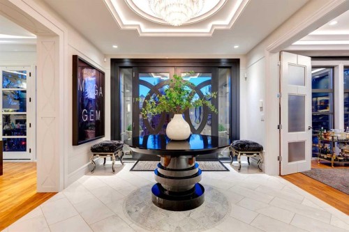 1118 Premier Way Sw, Calgary, AB - Indoor Photo Showing Other Room