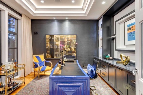 1118 Premier Way Sw, Calgary, AB - Indoor Photo Showing Other Room