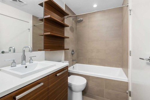 111-46 9 Street Ne, Calgary, AB - Indoor Photo Showing Bathroom