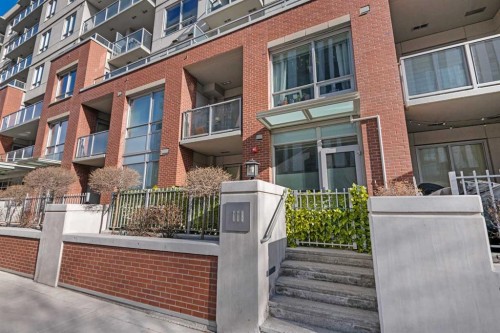 111-46 9 Street Ne, Calgary, AB - Outdoor