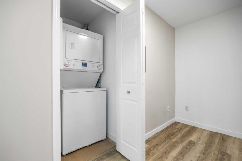 2205-70 Panamount Drive Nw, Calgary, AB - Indoor Photo Showing Laundry Room