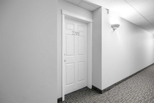 2205-70 Panamount Drive Nw, Calgary, AB - Indoor Photo Showing Other Room