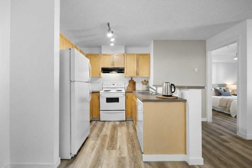 2205-70 Panamount Drive Nw, Calgary, AB - Indoor Photo Showing Kitchen
