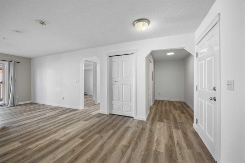 2205-70 Panamount Drive Nw, Calgary, AB - Indoor Photo Showing Other Room