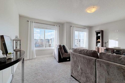1708 Monteith Drive Se, High River, AB - Indoor Photo Showing Living Room