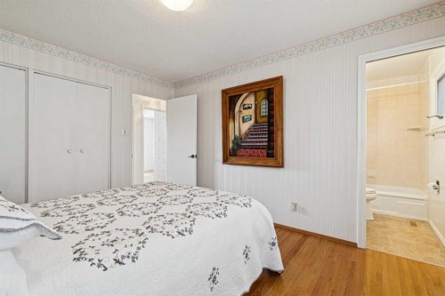11427 Wilkes Road Se, Calgary, AB - Indoor Photo Showing Bedroom