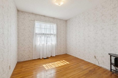 11427 Wilkes Road Se, Calgary, AB - Indoor Photo Showing Other Room