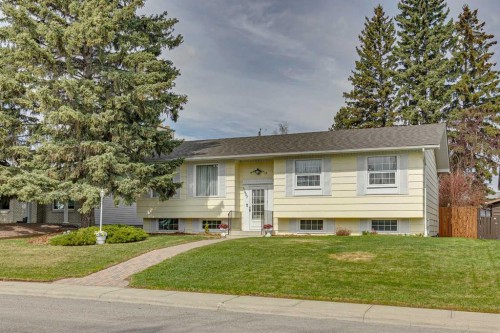 11427 Wilkes Road Se, Calgary, AB - Outdoor With Facade