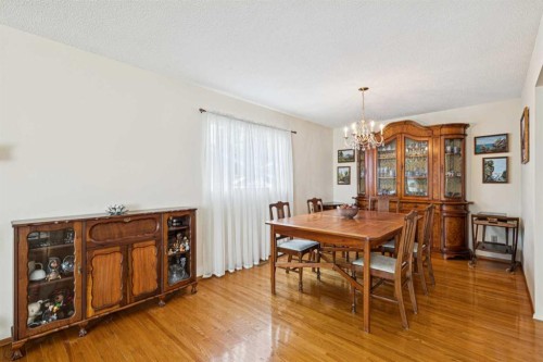 11427 Wilkes Road Se, Calgary, AB - Indoor Photo Showing Dining Room