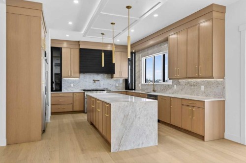 960 South Shore Terrace, Chestermere, AB - Indoor Photo Showing Kitchen With Upgraded Kitchen