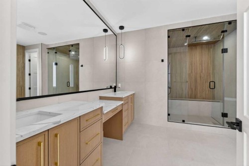 960 South Shore Terrace, Chestermere, AB - Indoor Photo Showing Bathroom