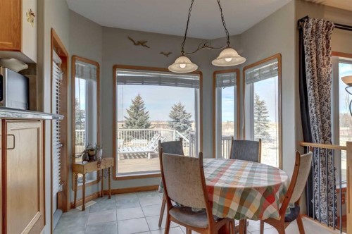 208 Railway Avenue, Cheadle, AB - Indoor Photo Showing Dining Room