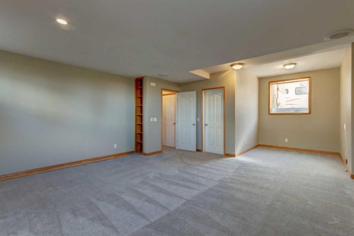 208 Railway Avenue, Cheadle, AB - Indoor Photo Showing Other Room