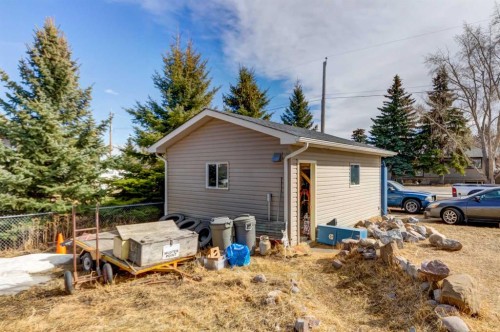 208 Railway Avenue, Cheadle, AB - Outdoor