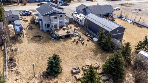 208 Railway Avenue, Cheadle, AB - Outdoor