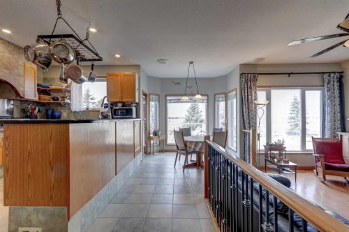 208 Railway Avenue, Cheadle, AB - Indoor Photo Showing Kitchen