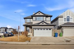 712 Luxstone Landing SW Airdrie, AB T4B 3L1