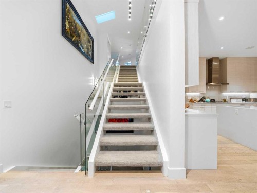 80 Cranbrook Heights Se, Calgary, AB - Indoor Photo Showing Other Room