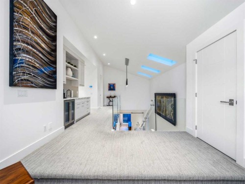 80 Cranbrook Heights Se, Calgary, AB - Indoor Photo Showing Other Room