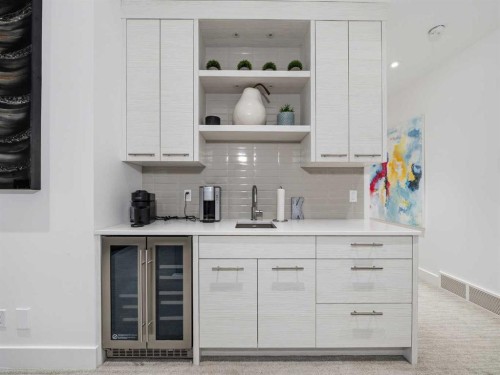 80 Cranbrook Heights Se, Calgary, AB - Indoor