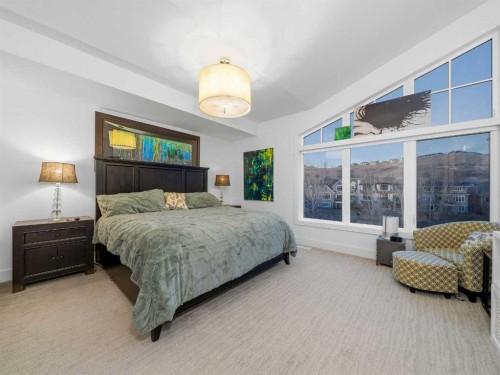 80 Cranbrook Heights Se, Calgary, AB - Indoor Photo Showing Bedroom