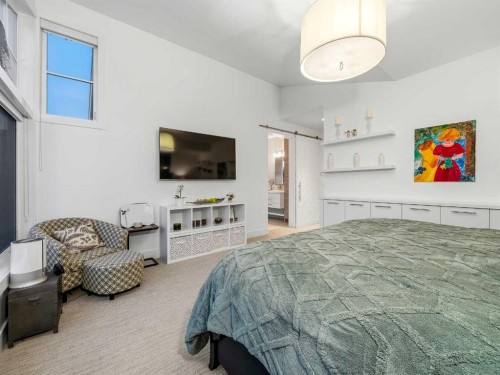 80 Cranbrook Heights Se, Calgary, AB - Indoor Photo Showing Bedroom