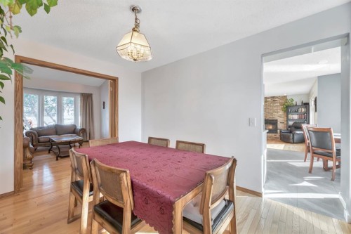 323 Hawkwood Boulevard Nw, Calgary, AB - Indoor Photo Showing Dining Room