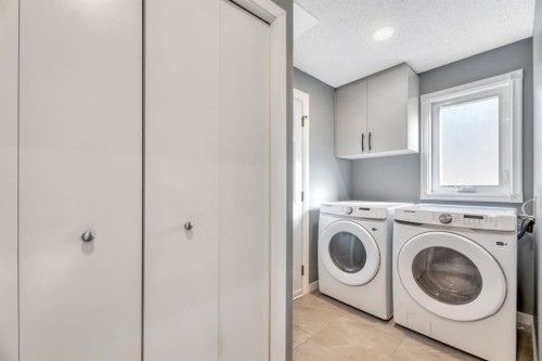 323 Hawkwood Boulevard Nw, Calgary, AB - Indoor Photo Showing Laundry Room