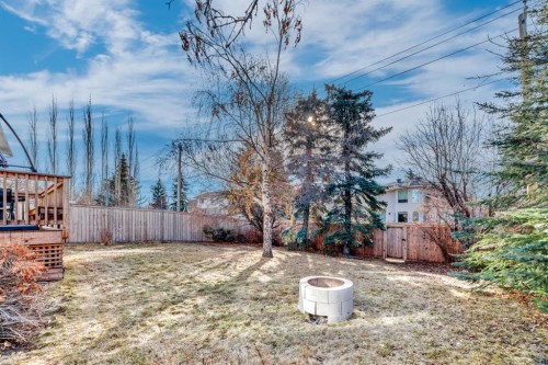 323 Hawkwood Boulevard Nw, Calgary, AB - Outdoor