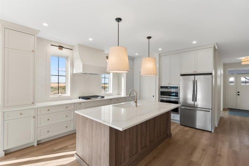 39 Williams Avenue, Olds, AB - Indoor Photo Showing Kitchen With Upgraded Kitchen