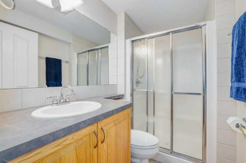 7 Chapala Terrace Se, Calgary, AB - Indoor Photo Showing Bathroom