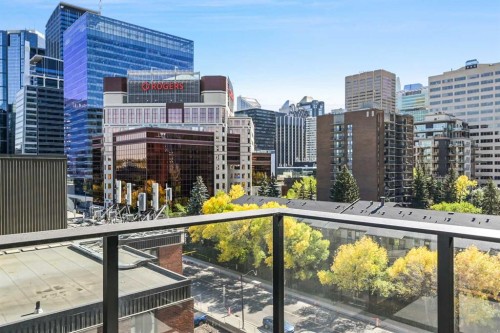 704-730 2 Avenue Sw, Calgary, AB - Outdoor With Balcony