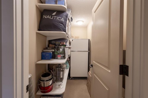 456 Hawkland Place Nw, Calgary, AB - Indoor