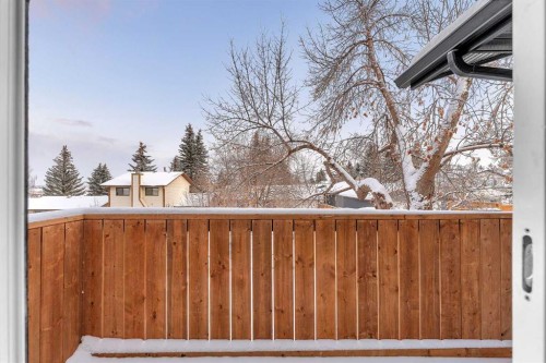 8420 Centre Street Ne, Calgary, AB - Outdoor