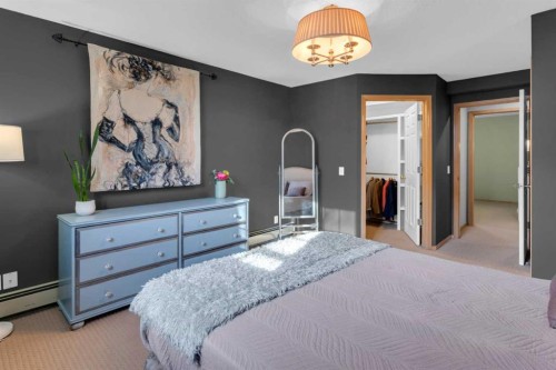 3-124 19 Avenue Ne, Calgary, AB - Indoor Photo Showing Bedroom